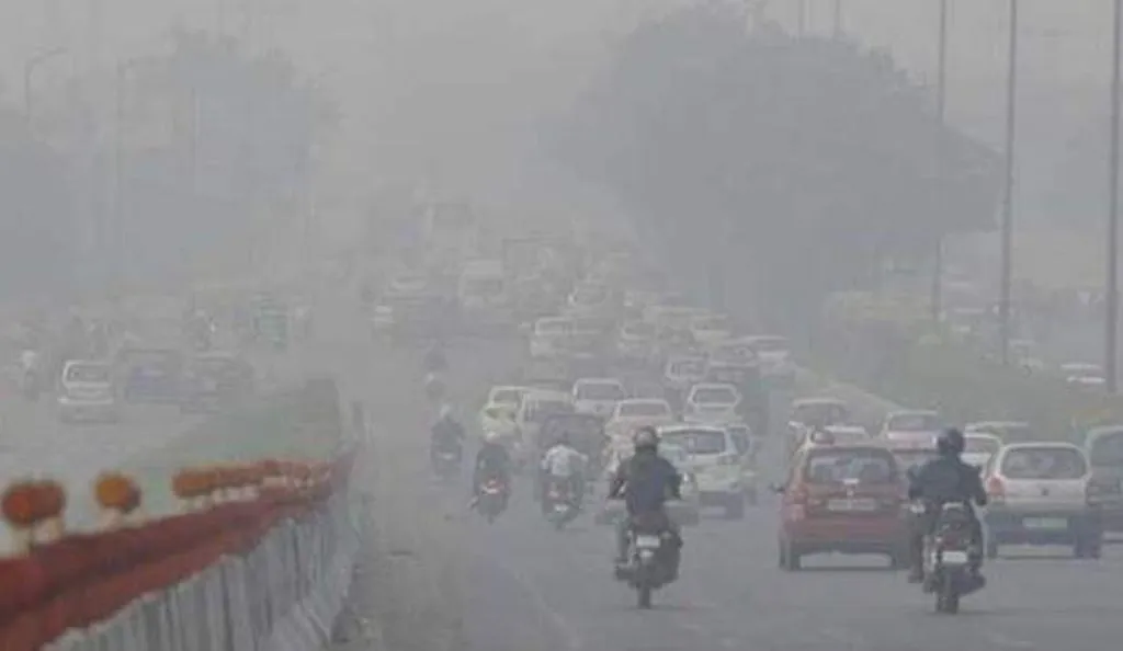 बारिश के बाद दिल्ली की वायु गुणवत्ता में मामूली सुधार, आज सुबह एक्यूआई 365 किया गया दर्ज