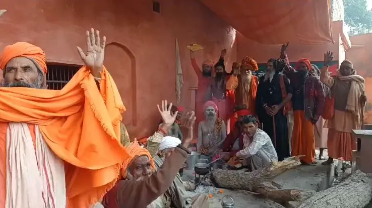 कासगंज: मेले में संतों की अनदेखी पर साधूओं में आक्रोश, व्यवस्थाओं पर उठाए सवाल