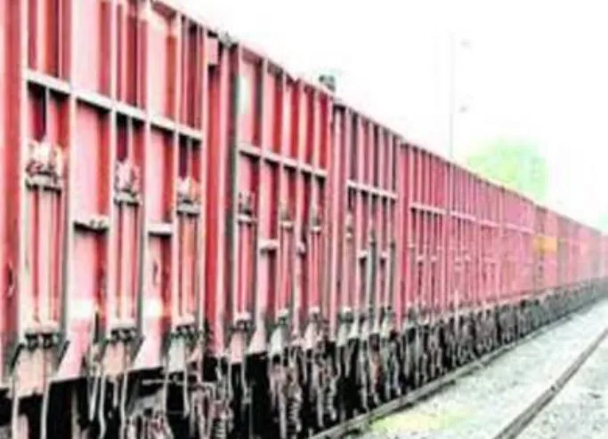 शाहजहांपुर: मालगाड़ी के आगे कूदकर शख्स ने दी जान, शव की नहीं हुई शिनाख्त