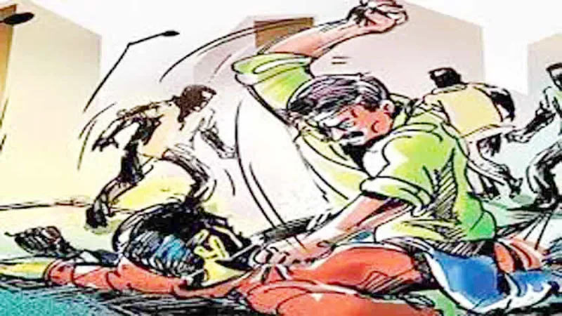 बहराइच: बाइक टकराने पर दो समुदाय में हुई हिंसक झड़प, चले धारदार हथियार, छह घायल, हड़कंप