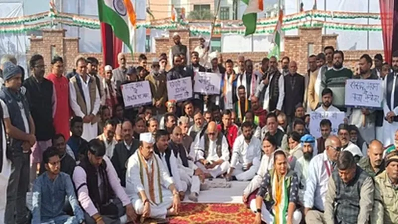 मुजफ्फरनगर पहुंची कांग्रेस की UP Jodo Yatra, सांसदों के निलंबन के विरोध में कार्यकर्ताओं ने किया मौन प्रदर्शन