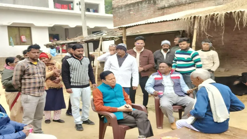 रायबरेली: लालगंज के तनगा भीट गांव में डायरिया का प्रकोप, सीएमओ ने पहुंच कर जाना मरीज का हाल 