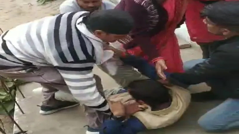 हरदोई: प्रसव के दौरान चोट लगने से नवजात की मौत, गुस्साई भीड़ ने की नर्सिंग स्टाफ को पीटा