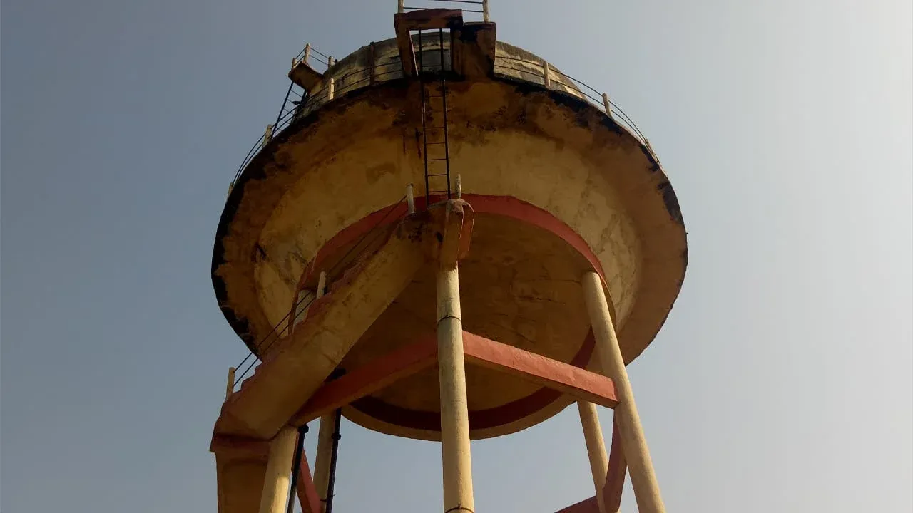 हल्द्वानी: ओवरहेड टैंक 7 साल में खराब, गुणवत्ता पर उठे सवाल