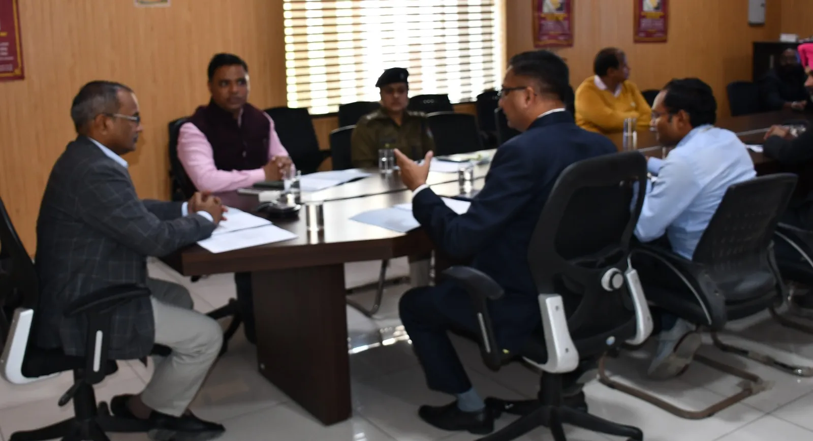 रुद्रपुर: पंतनगर एयरपोर्ट की सुरक्षा के लिए लगायी जाए एक प्लाटून पीएसी: डीएम