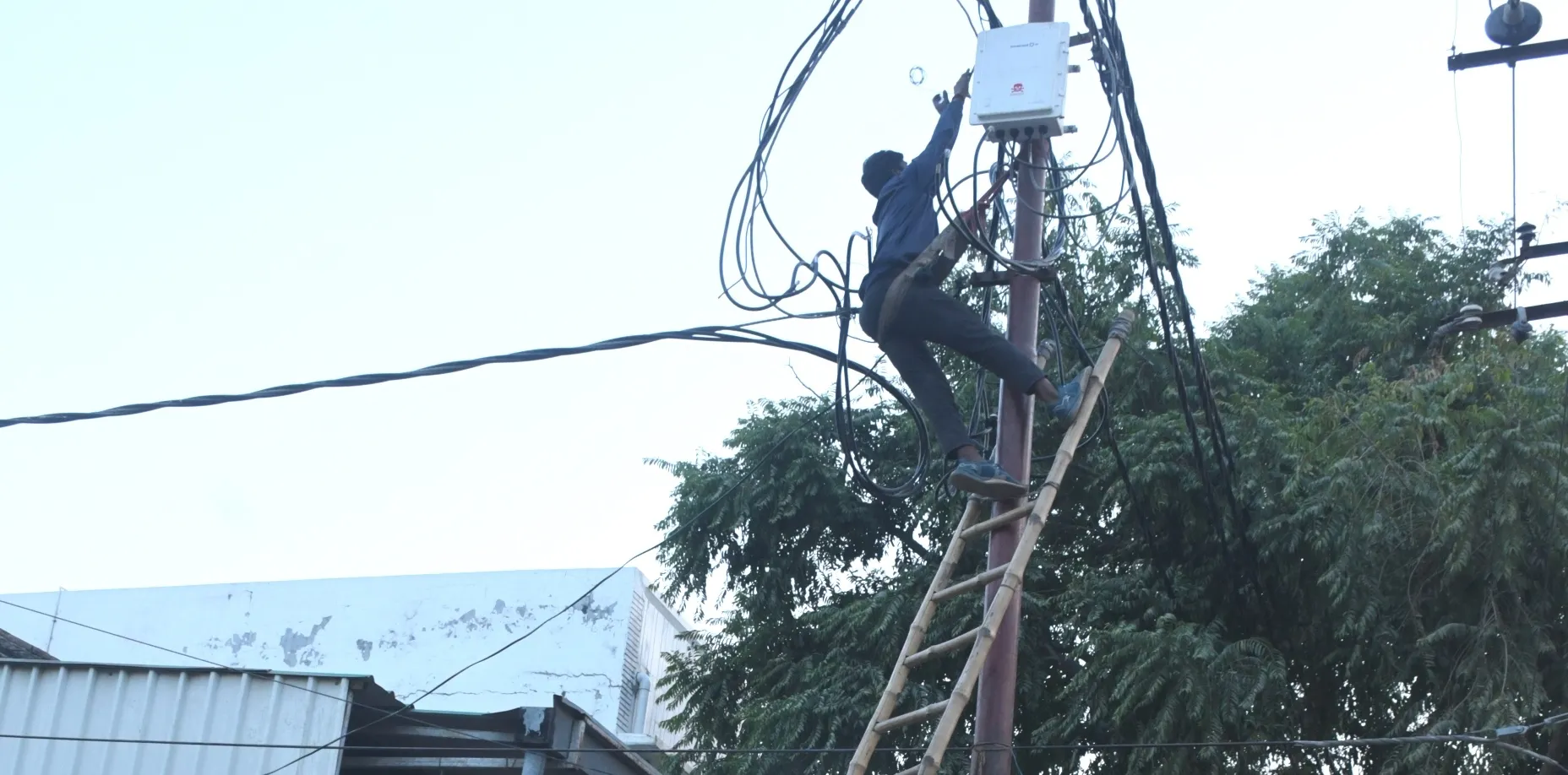 बरेली: पुरानी जांचों का नहीं हिसाब...संविदा कर्मचारी की मौत पर फिर कमेटी गठित