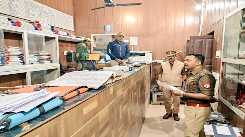 गोंडा: नगर कोतवाली के क्राइम इंस्पेक्टर समेत 4 पुलिसकर्मी सस्पेंड, विभाग में मचा हड़कंप