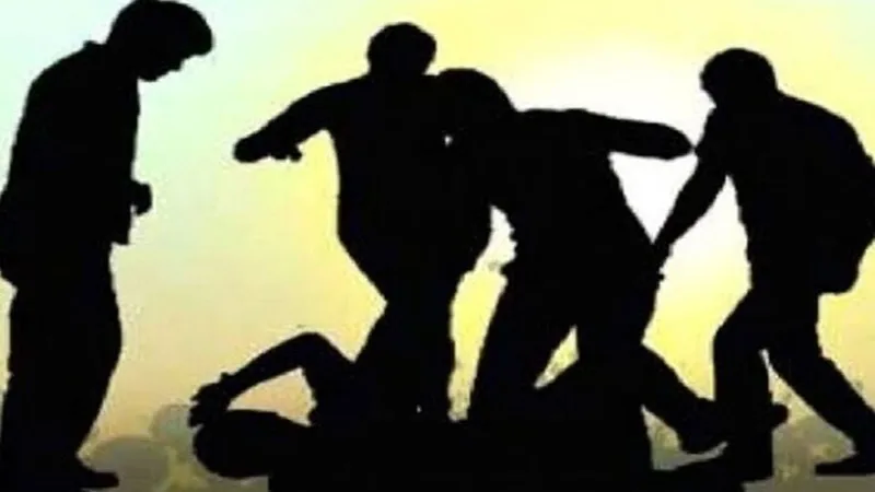 अमेठी: दरवाजे पर नींव खोदने के विवाद में दो पक्षों में मारपीट, कई घायल