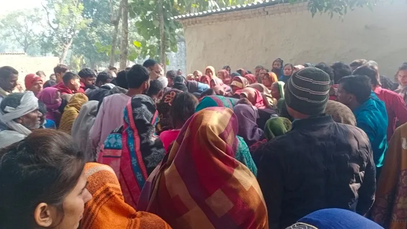 अयोध्या: कमरे में हुक से लटकता मिला छात्रा का शव, जांच में जुटी पुलिस  