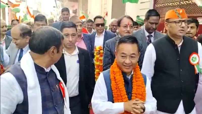 वाराणसी पहुंचे सिक्किम के सीएम, बोले- पीएम मोदी के नेतृत्व में पूर्वोत्तर के राज्य छू रहे हैं विकास के आसमान
