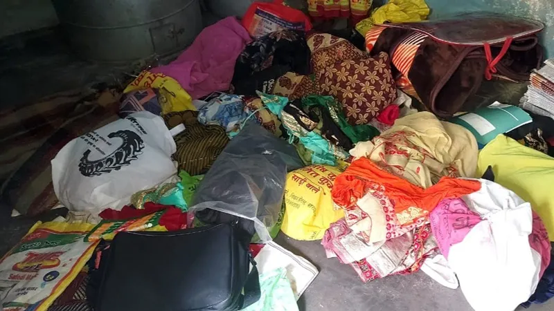 बहराइच: समाचार पत्र विक्रेता के घर से जेवरात समेत लाखों की चोरी, नहीं दर्ज हुआ मुकदमा