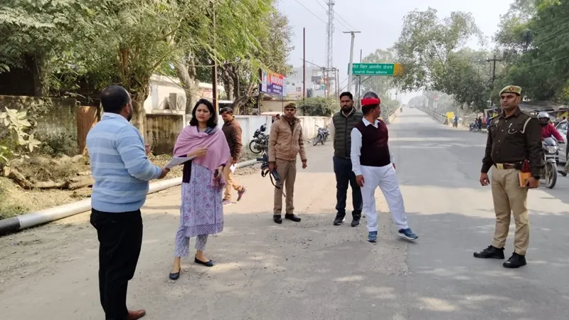 रायबरेली: डीएम ने सीवरेज सड़क पुनर्स्थापना निर्माण का किया निरीक्षण