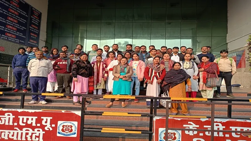 KGMU: आउटसोर्सिंग कर्मचारियों ने बैठक कर बनाई रणनीत, वेतन कटौती को लेकर हैं आक्रोशित 