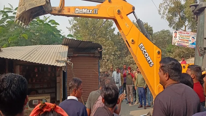 अयोध्या: अतिक्रमण हटाओ अभियान में टकराव होते बचा, बैरंग लौटी टीम, जानें पूरा मामला