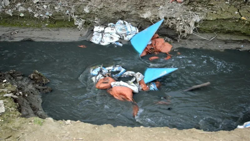 कानपुर: माघ मेला करीब और अफसर कागजों पर साफ कर रहे गंगा, जैविक विधि से शोधन कार्य जून से बंद