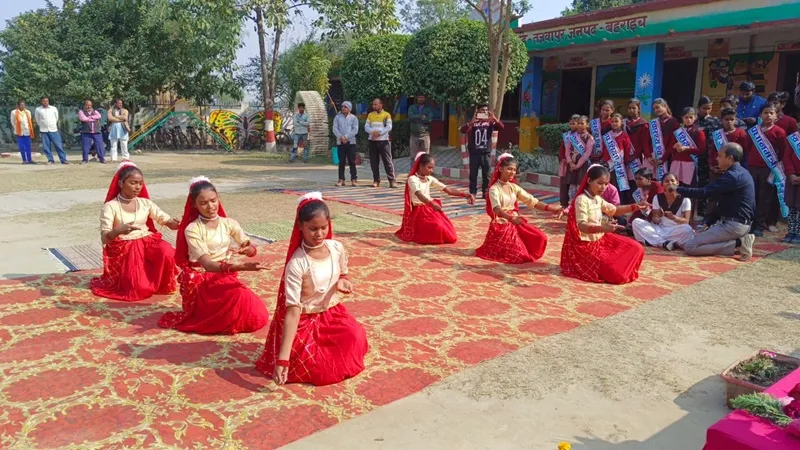 बहराइच: संविलियन विद्यालय पहुंचा आईएफएस अधिकारियों का दल, स्कूल की व्यवस्था देख हुए गदगद