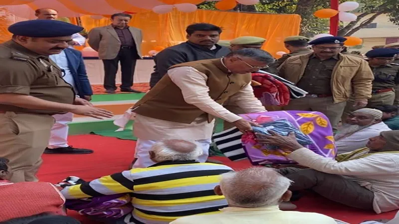 बाराबंकी: कारागार राज्यमंत्री ने बंदियों को बांटे कंबल और गर्म कपड़े, कही यह बड़ी बात