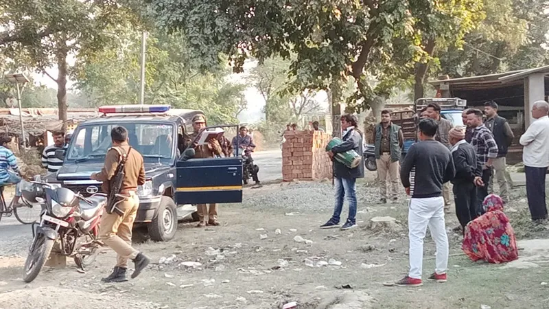 सुल्तानपुर: पुलिस ने चस्पा की नोटिस, कराई मुनादी, मचा हड़कंप, जानें पूरा मामला