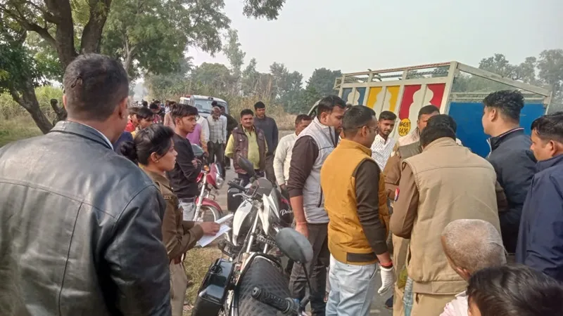 अयोध्या: गन्ने के खेत में मिला महिला का शव, हत्या कर फेंके जाने की आशंका