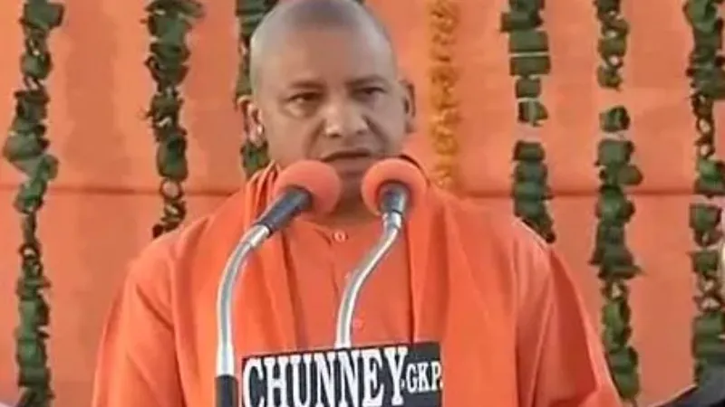 गोरखपुर : सामूहिक विवाह कार्यक्रम में शामिल हुए CM योगी, कहा - कुप्रथा को समाप्त कर रही डबल इंजन सरकार
