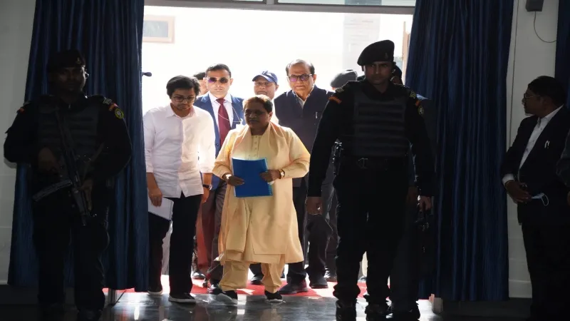 मायावती का बड़ा ऐलान - आकाश आनंद को बनाया उत्तराधिकारी, बैठक के दौरान लिया गया फैसला 