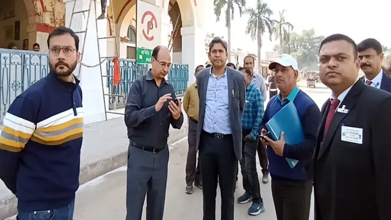 अयोध्या प्राण प्रतिष्ठा समारोह : देश भर से आने वाले श्रद्धालुओं के लिए चलेंगी विशेष ट्रेनें, DRM ने किया निरीक्षण