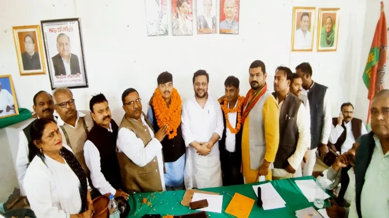 बहराइच : समीक्षा बैठक में बोले जिलाध्यक्ष - क्षेत्रीय समस्याओं पर ध्यान दें सपा कार्यकर्ता
