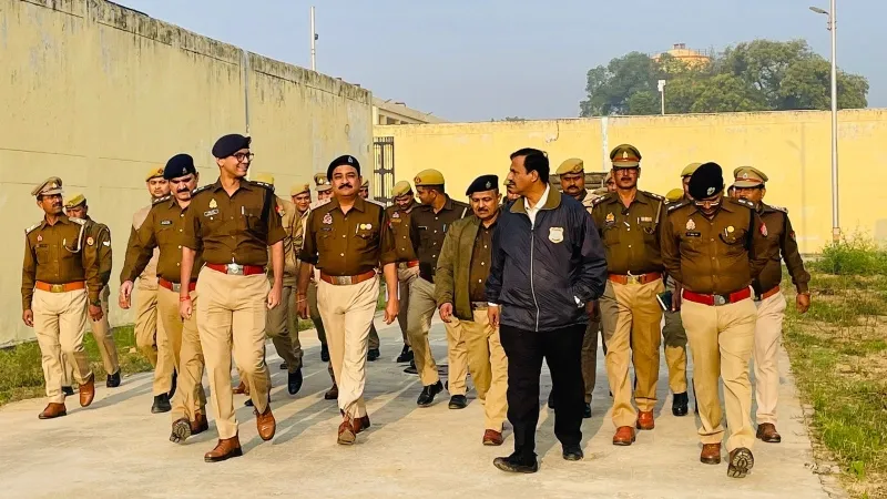 प्रयागराज : नैनी जिला जेल पहुंचे डीजी जेल, मचा हड़कंप  