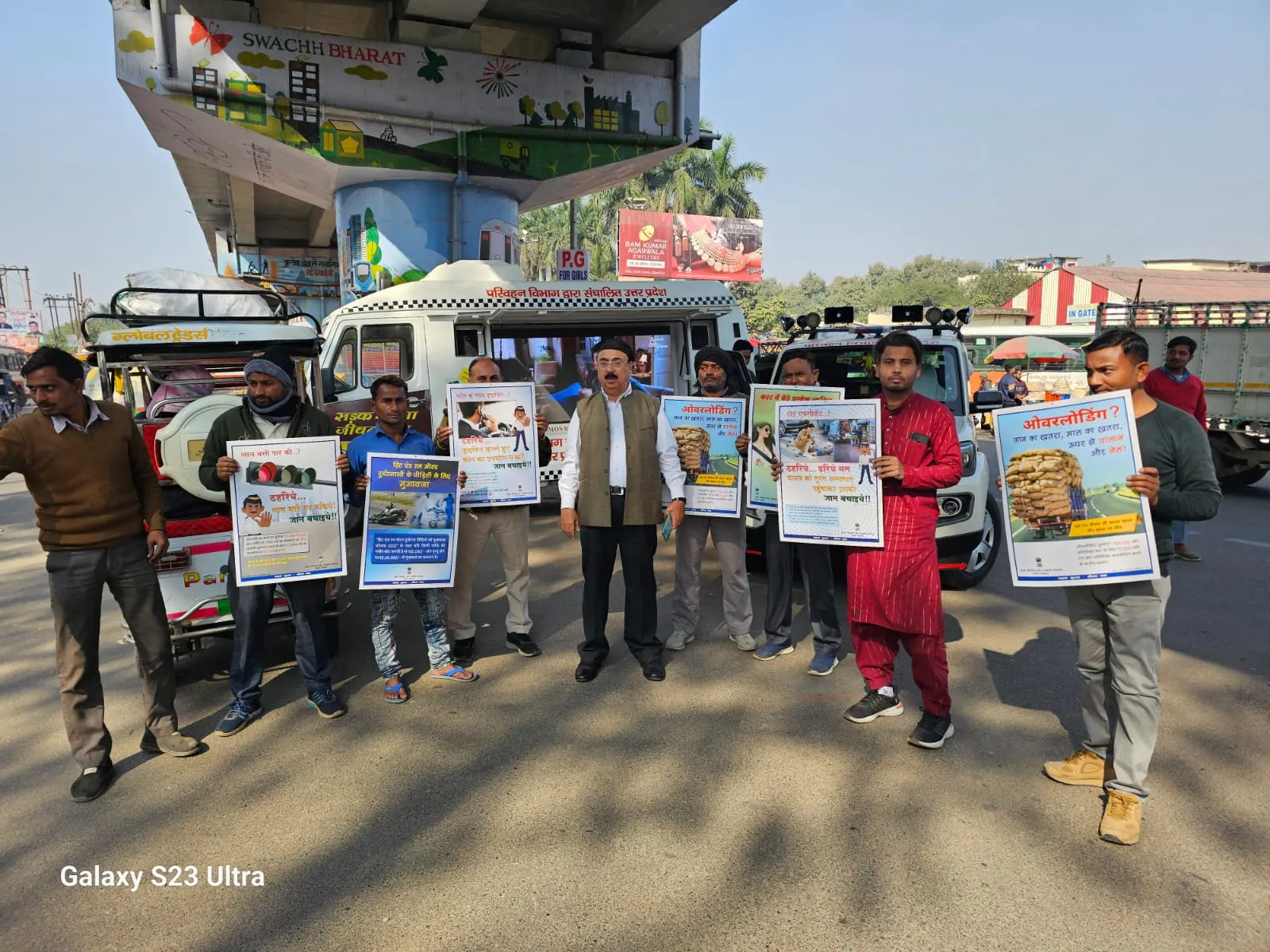 बरेली:अवैध रूप से चल रहीं छह बसों के चालान, तीन सीज