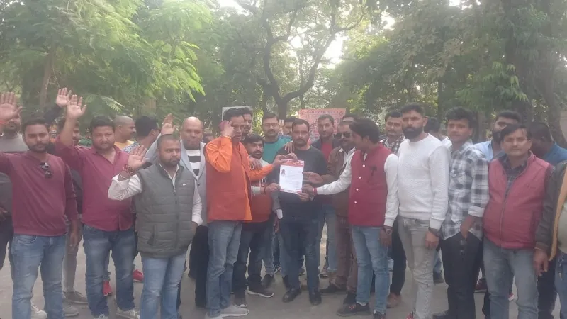 बहराइच में करणी सेना के राष्ट्रीय अध्यक्ष की हत्या पर उबाल, हुआ जोरदार प्रदर्शन 