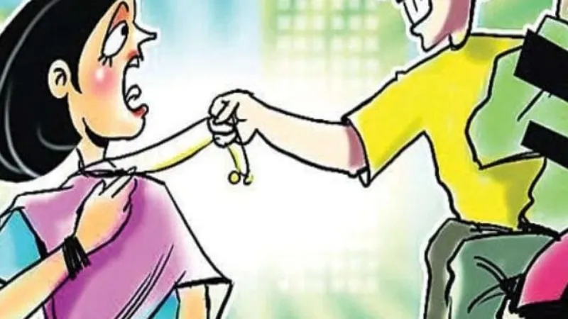 प्रयागराज में बाइकर्स का आतंक, महिला से लूटी गोल्ड चेन - सुराग नहीं लगा पा रही पुलिस   
