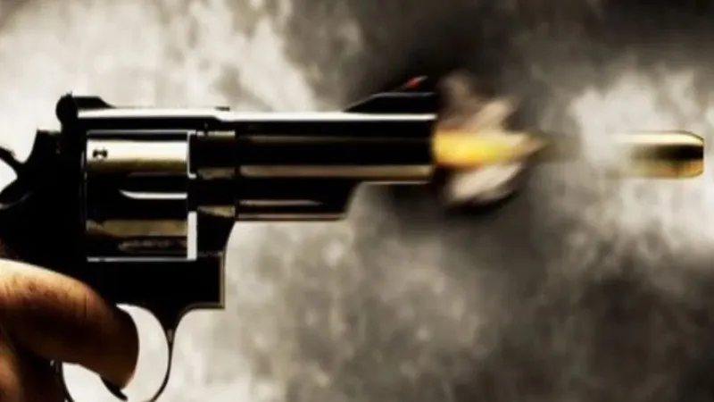 अलीगढ़ में बड़ी घटना, महिला को दारोगा ने मारी गोली - हुआ फरार 