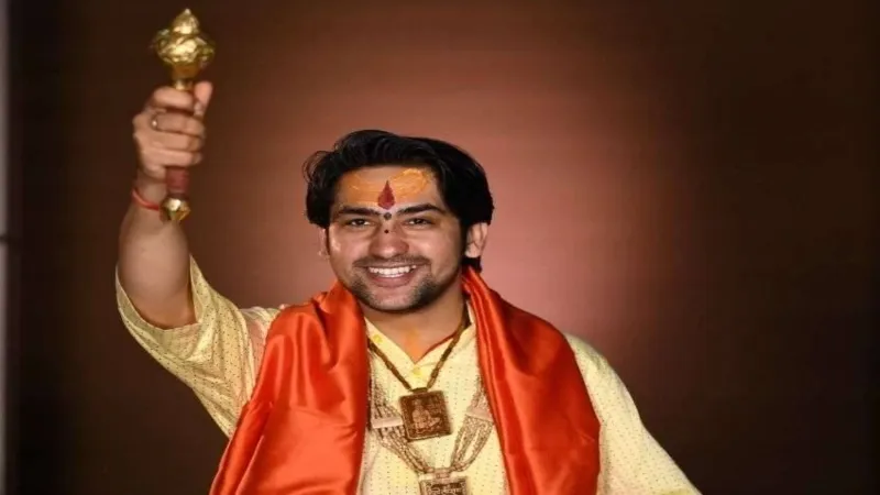 प्रयागराज: बागेश्वर धाम पीठाधीश्वर धीरेंद्र शास्त्री ने भरा संकल्प पत्र, गो -संसद के लिए दी सहमति