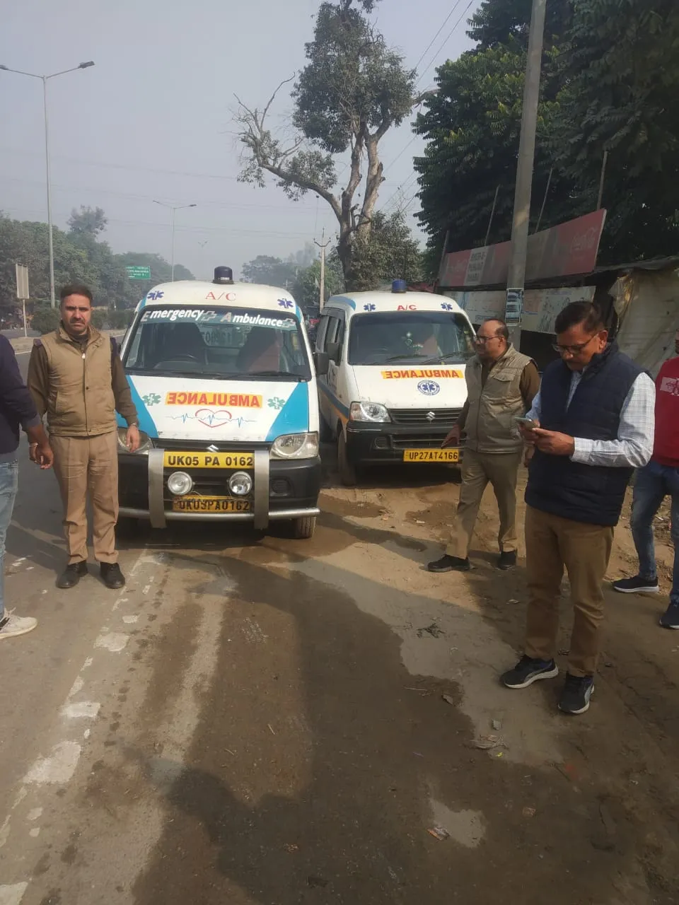 बरेली:बिना फिटनेस के दौड़ रहीं दो एंबुलेंस कीं सीज, जिलाधिकारी के निर्देश पर एआरटीओ ने भोजीपुरा में की कार्रवाई