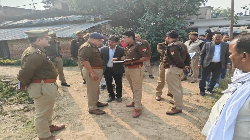 सुल्तानपुर : खेत की सिंचाई कर रहे परिवार पर जानलेवा हमला, युवक को पीटकर मार डाला - तीन घायल 
