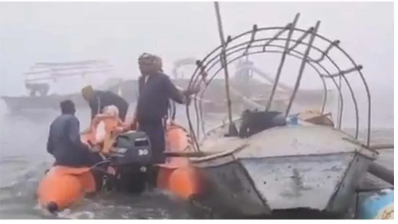 प्रयागराज: संगम नगरी में टला बड़ा हादसा, जल पुलिस ने 36 लोगों की बचाई जान, बनाया रिकॉर्ड, जानें क्या है मामला?