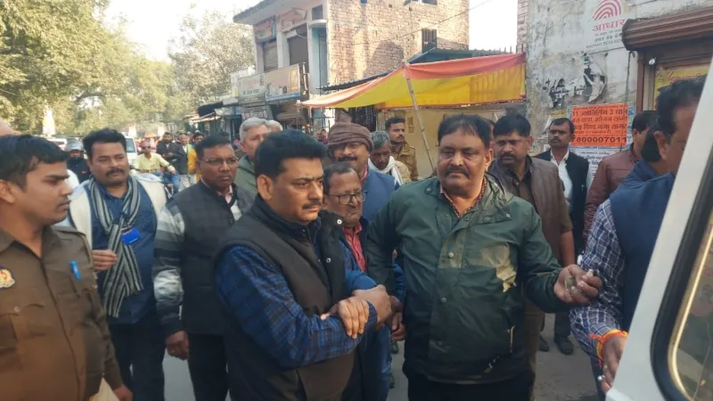 UP news : लखनऊ में एन्टी करप्शन टीम ने कानूनगो को रिश्वत लेते पकड़ा 