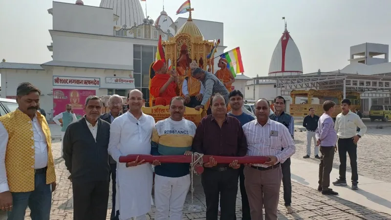 अभिनंदन नाथ मंदिर के वार्षिकोत्सव पर निकली शोभायात्रा, विधि - विधान से हुआ पूजन 