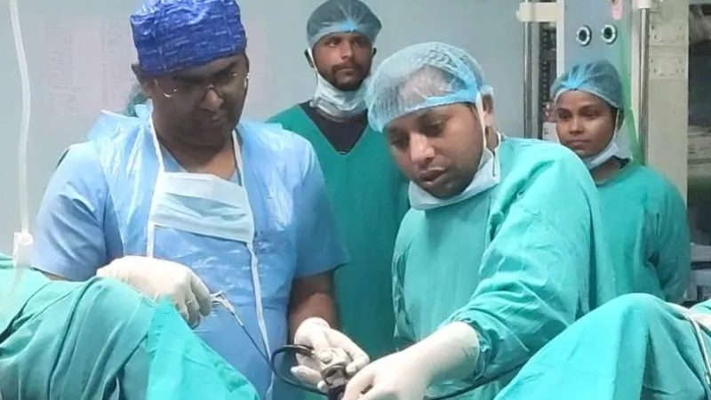 बांदा : मेडिकल कॉलेज के यूरो सर्जन ने किया लिंग कैंसर का सफल ऑपरेशन