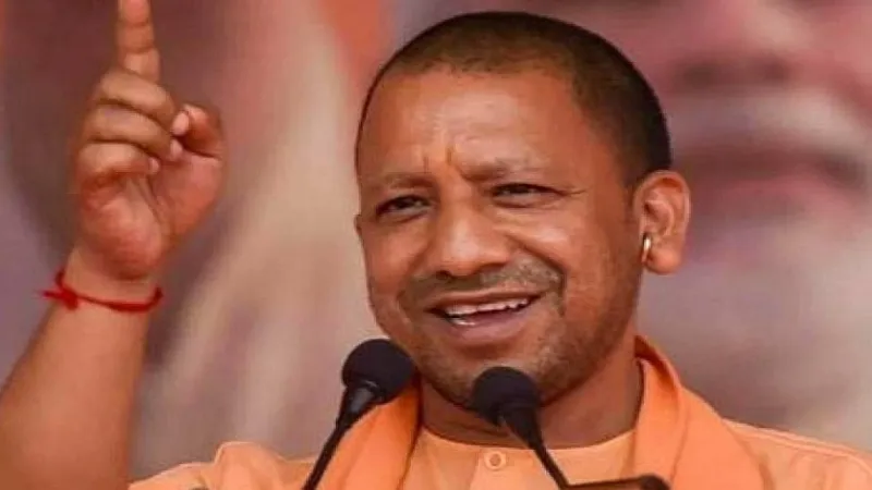 गोरखपुर में सीएम योगी ने छात्रों से किया संवाद, कहा - डिग्री लेना काफी नहीं, बनो ज्ञानवान   