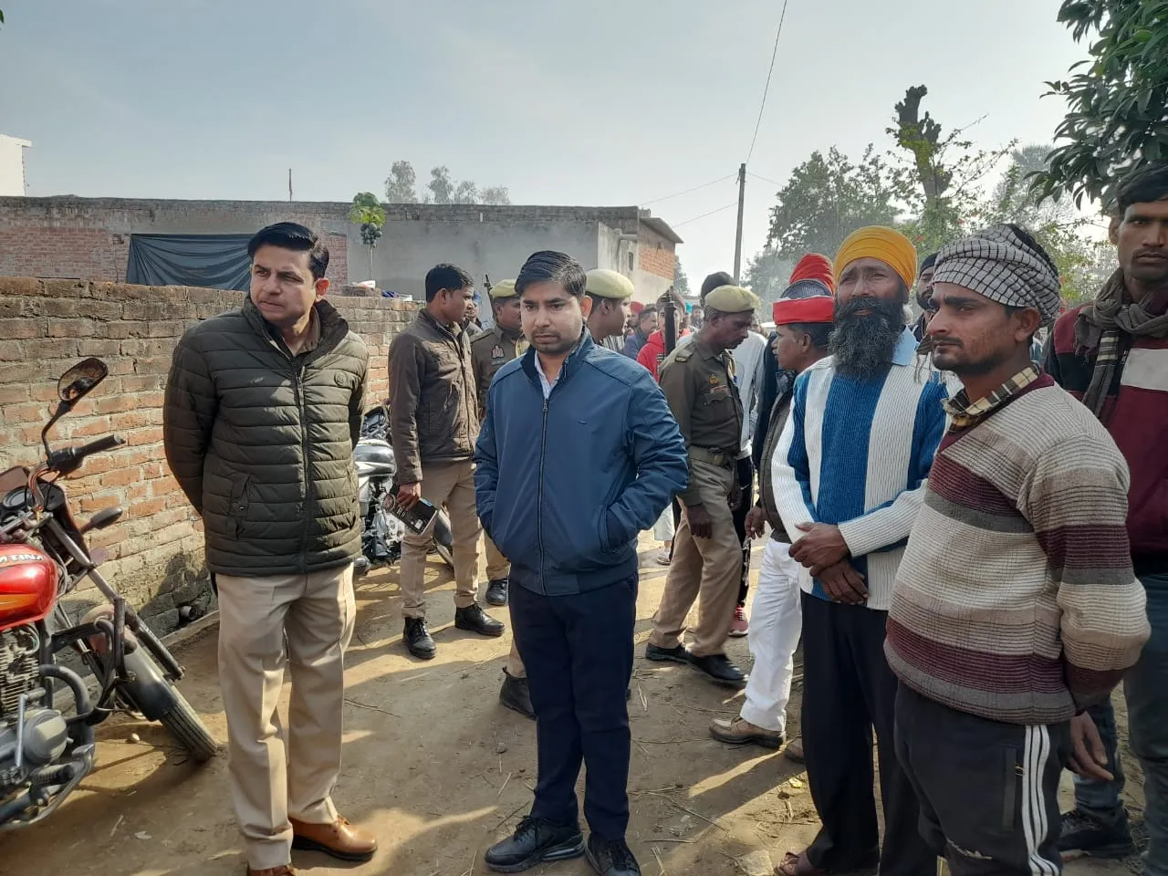 शाहजहांपुर में दर्दनाक हादसा: तेज रफ्तार स्कूल बस ने दो बच्चों को कुचला, मचा कोहराम