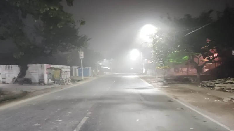 बाराबंकी : तापमान में गिरावट ने बढ़ाई ठंड, प्रशासनिक दावे हुए फेल 