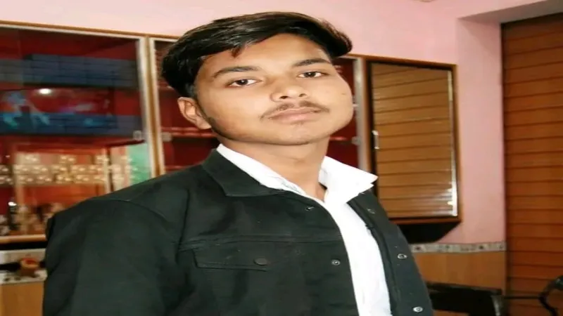 बहराइच : ढाबा पर खड़ी कार में घुसी बाइक, युवक की मौत