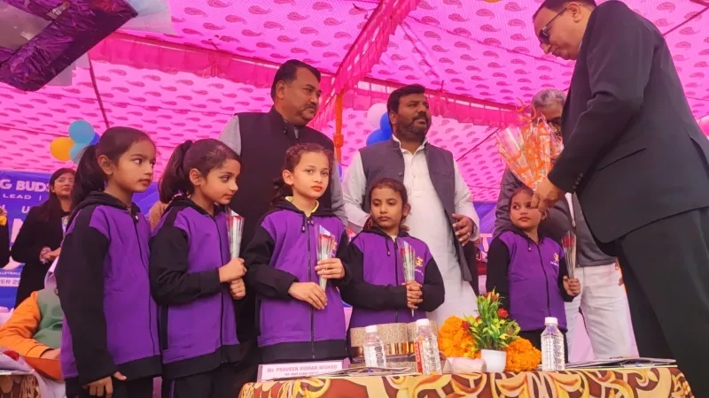 ब्लूमिंग बड्स एकेडमी में खेल प्रतियोगिता शुरू, सांसद और सीडीओ ने की शिरकत  