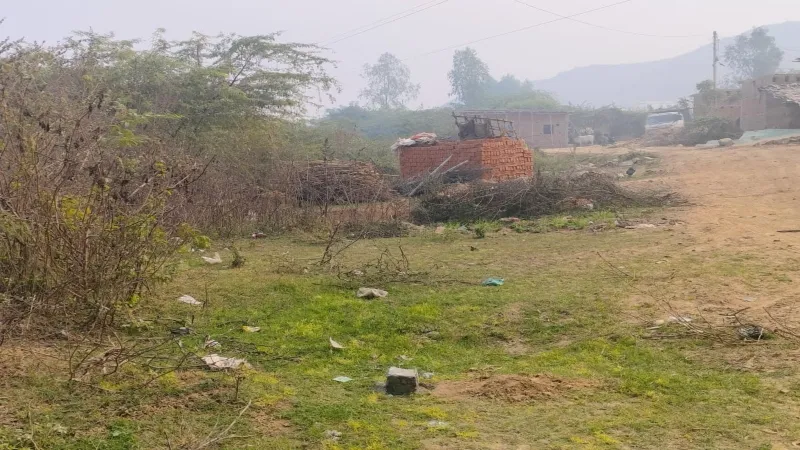 चित्रकूट : गहराता जा रहा है एक्सप्रेसवे से हवाई पट्टी लिंक रोड का मामला, ग्रामीणों ने कही ये बड़ी बात  