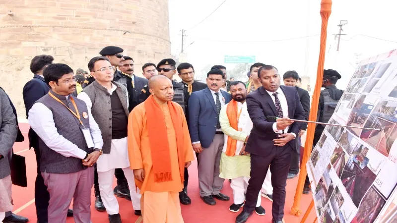 Video : CM योगी पहुंचे प्रयागराज, घाटों का किया निरीक्षण - दिए निर्देश
