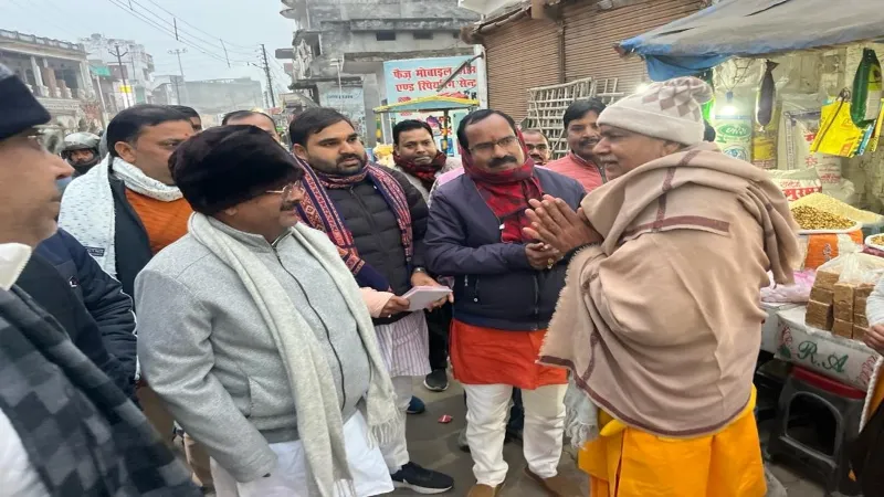 प्रधानमंत्री के कार्यक्रम को लेकर विधायक ने किया घर-घर जनसंपर्क, लोगों को किया आमंत्रित 