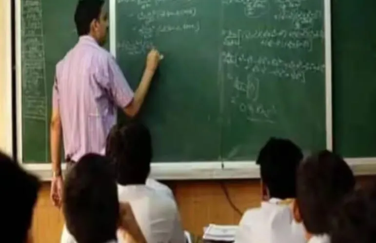 बदायूं: बकाया भत्ते के लिए नहीं भटकेंगे इंटर कॉलेजों के शिक्षक-कर्मचारी 