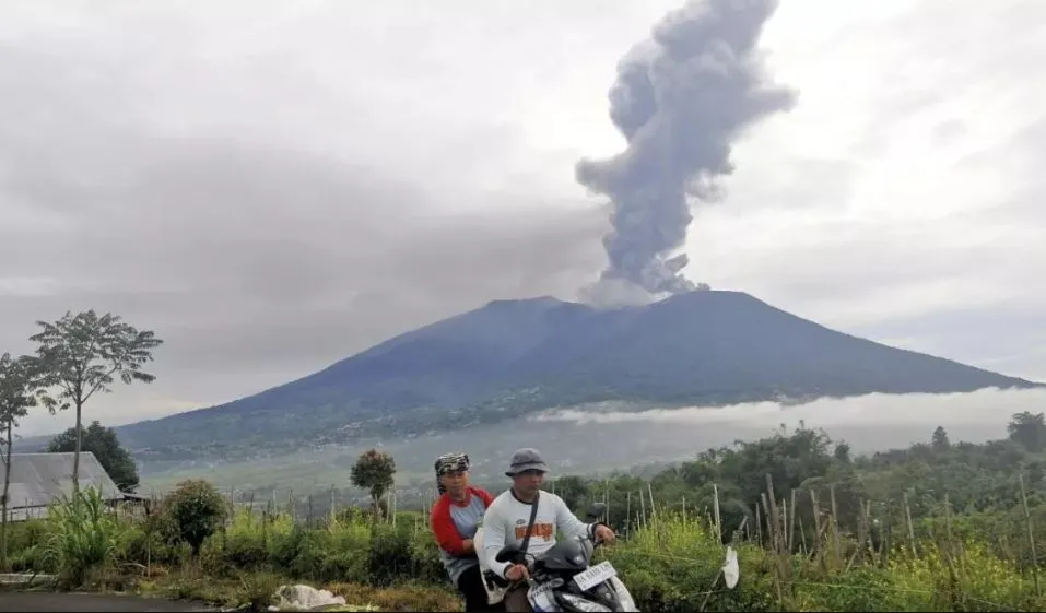 पापुआ न्यू गिनी में ज्वालामुखी में विस्फोट, भारत ने राहत सामग्री भेजी 