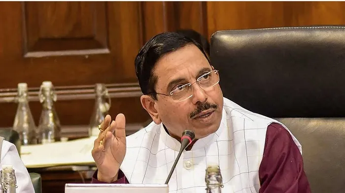 केंद्रीय मंत्री प्रह्लाद जोशी ने कहा- संसद परिसर की सुरक्षा में चूक को लेकर उच्चस्तरीय जांच जारी 